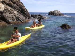 navegando por el mediterraneo en kayak